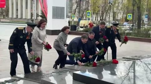 Возложение цветов
